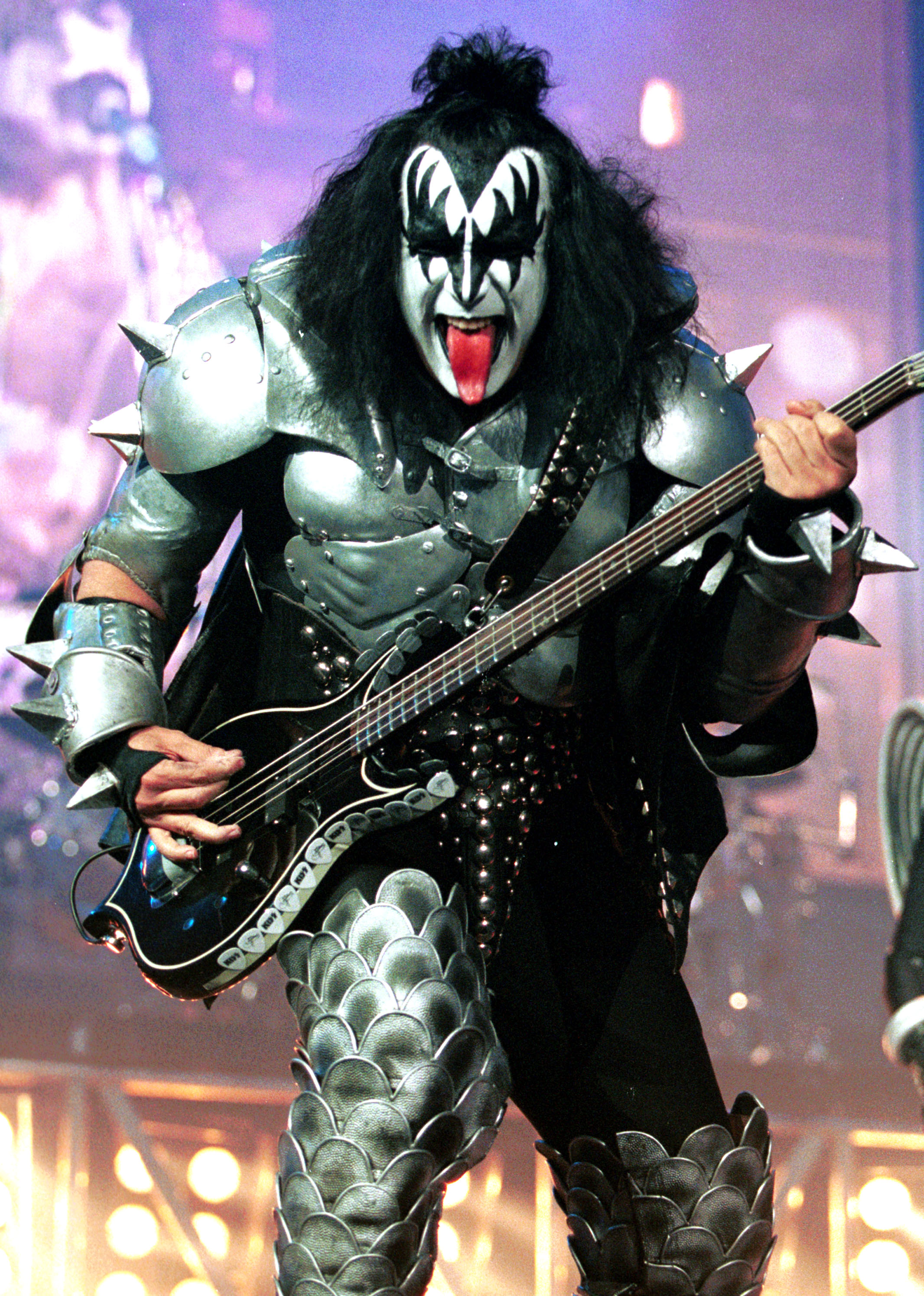 Gene-Simmons-kiss-36820925-2132-2990.jpg